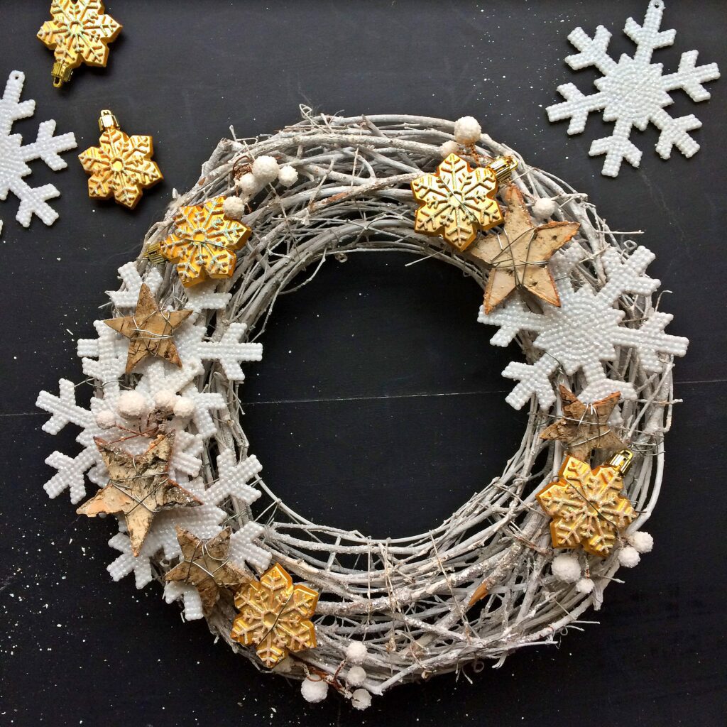 Winter Snowflake Wreath