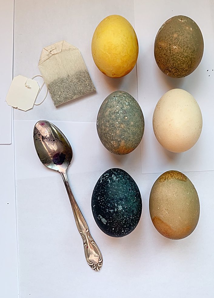 Ever wished you knew how to naturally dye easter eggs, and what exact recipe works the best?  Here's how I made DIY Easter Eggs using herbal teas!  It's such a cool decorating idea for adults, teens, or kids. #eastereggs #tea
